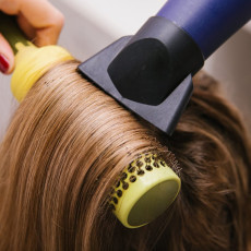 Czy stylizacja moÅ¼e wpÅynÄÄ na wypadanie wÅosÃ³w?