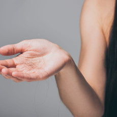 Jak zapobiegaÄ wypadaniu wÅosÃ³w?