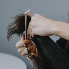 Czy skrÃ³cenie wÅosÃ³w to jedyne rozwiÄzanie przy ich nadmiernym wypadaniu?